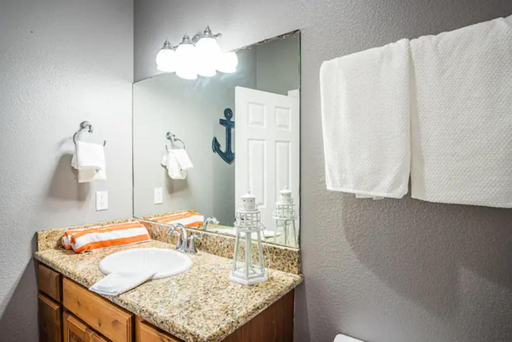 7 Bedroom Home Steps To The Beach With 4 Patios And Pool! Sleeps 20 Port Aransas Luaran gambar