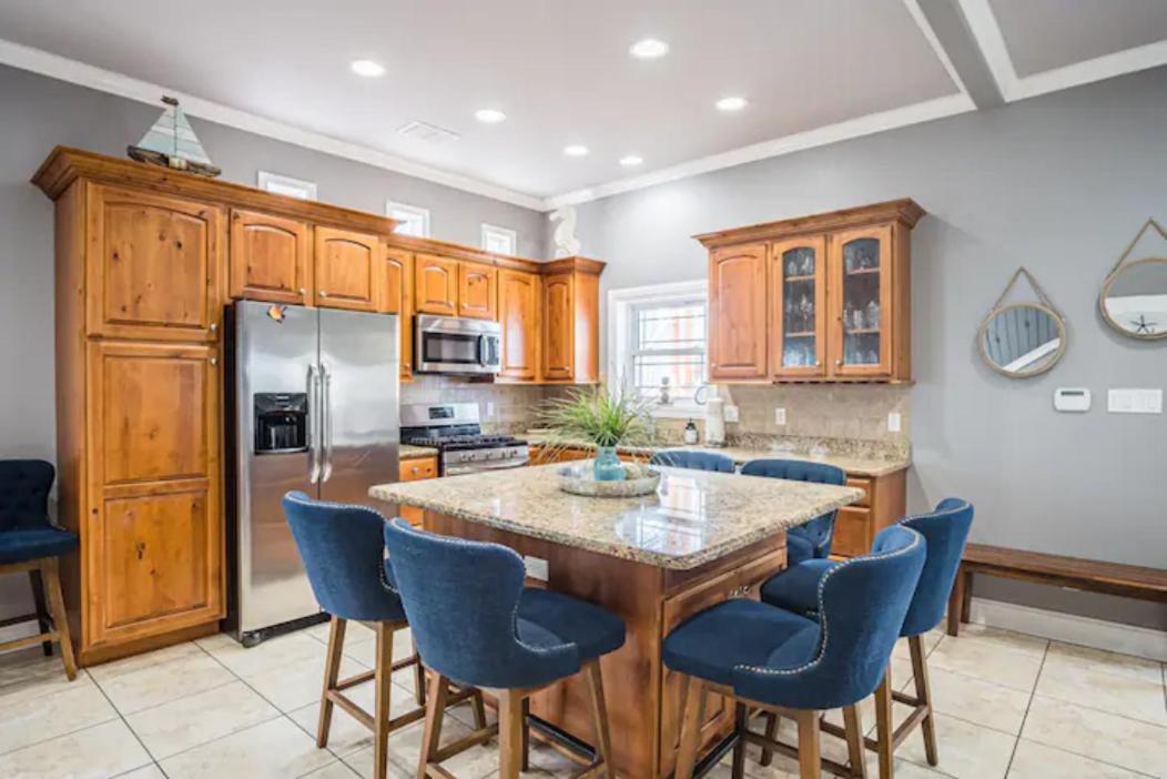 7 Bedroom Home Steps To The Beach With 4 Patios And Pool! Sleeps 20 Port Aransas Luaran gambar