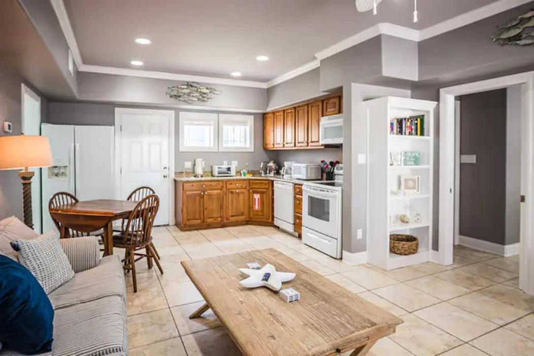 7 Bedroom Home Steps To The Beach With 4 Patios And Pool! Sleeps 20 Port Aransas Luaran gambar