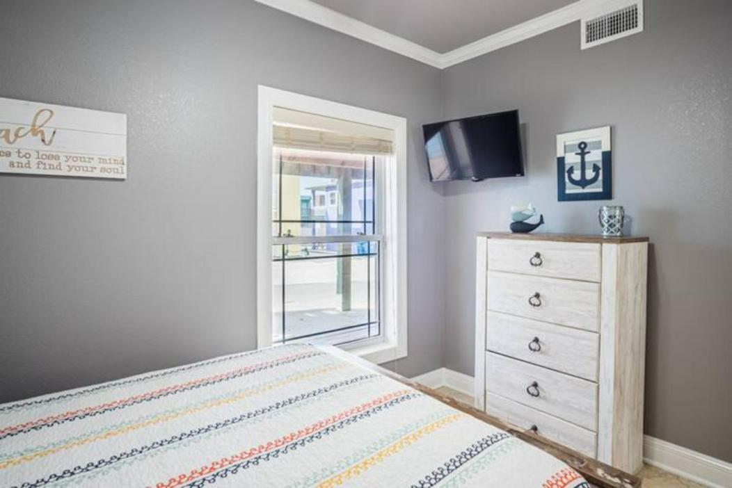 7 Bedroom Home Steps To The Beach With 4 Patios And Pool! Sleeps 20 Port Aransas Luaran gambar