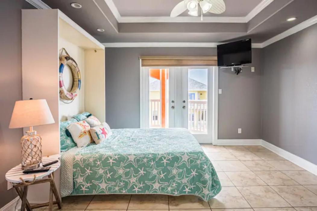 7 Bedroom Home Steps To The Beach With 4 Patios And Pool! Sleeps 20 Port Aransas Luaran gambar